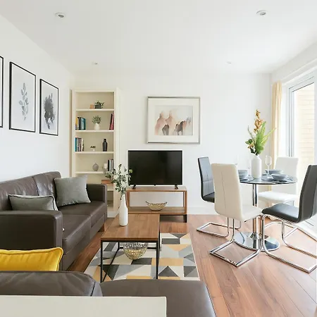 Apartment Spacious 2br Acton - Modern Comfort
