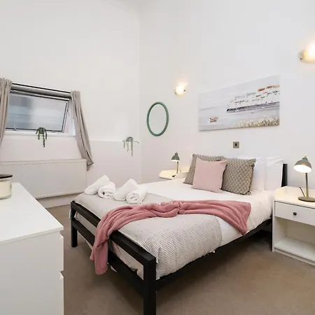 Modern 3br - Flat Sleeps 8 - Walk To Liverpool St Apartment *