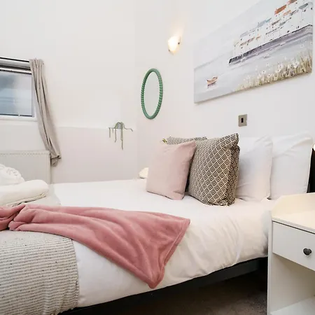 Modern 3br - Flat Sleeps 8 - Walk To Liverpool St London