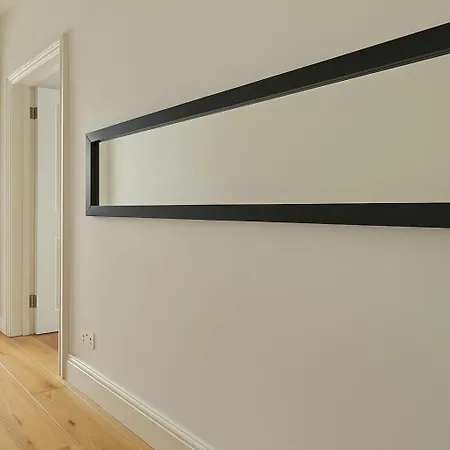 Flat - 3 Min To West Kensington Station *