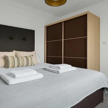 Flat - 3 Min To West Kensington Station Apartment