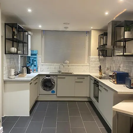 Luxurious Southfields London