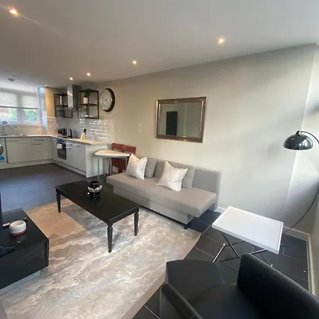 Luxurious Southfields Apartment *