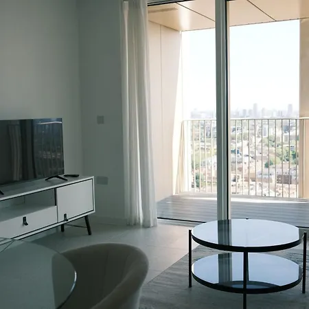 Luxury Skyline 2br
