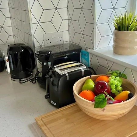 Luxury Floor In Wimbledon Apartment New Malden