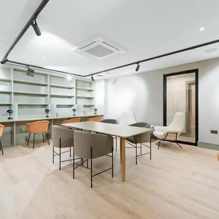 Luxury Floor In Wimbledon New Malden