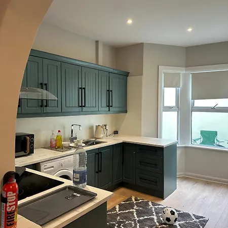 Spacious 4br In Greenwich *