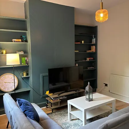 Spacious 4br In Greenwich