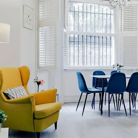 Apartamento Luxurious & Spacious 2br Apr In Earls Court!