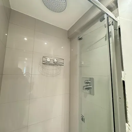 Apartment Luxurious & Spacious 2br Apr In Earls Court! *