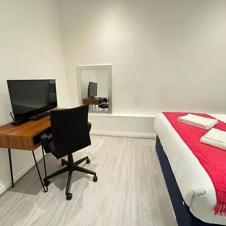 Luxurious & Spacious 2br Apr In Earls Court! London