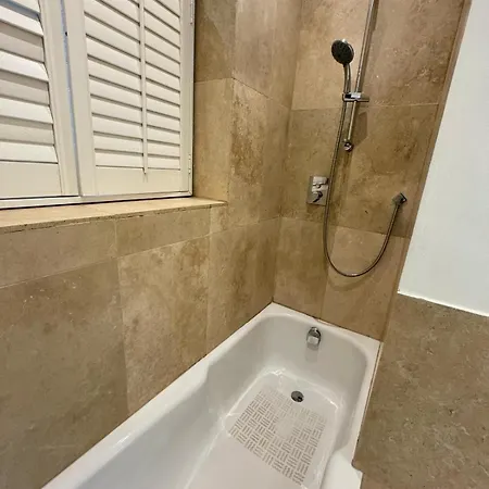 Apartamento Luxurious & Spacious 2br Apr In Earls Court! *