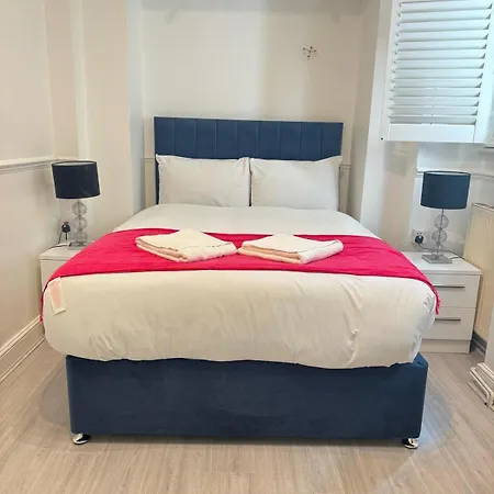 Luxurious & Spacious 2br Apr In Earls Court! Apartment London