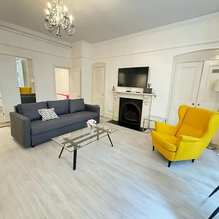Luxurious & Spacious 2br Apr In Earls Court!