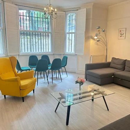 Apartment Luxurious & Spacious 2br Apr In Earls Court!