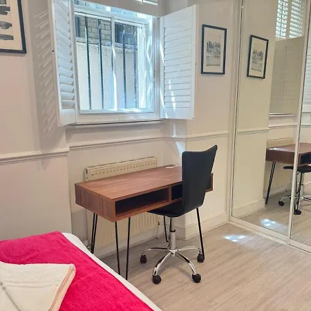 Apartamento Luxurious & Spacious 2br Apr In Earls Court! Londres