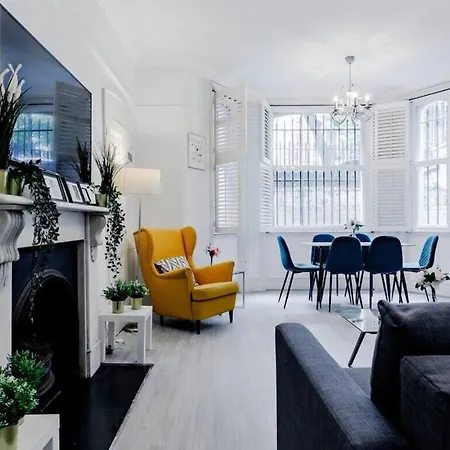 Luxurious & Spacious 2br Apr In Earls Court! London