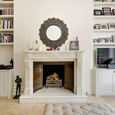 Modern 2-bed With Garden View