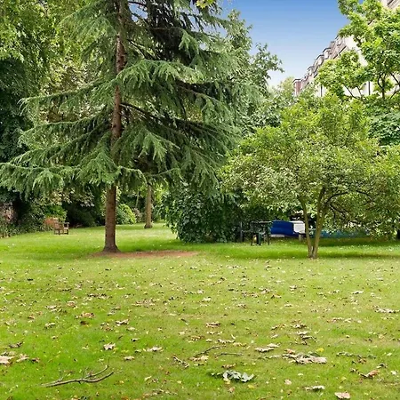 Modern 2-bed With Garden View Apartamento Londres