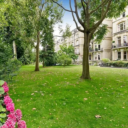 Modern 2-bed With Garden View Londres