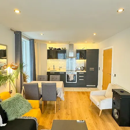 Vibrant & Inviting 1bd Flat Heart Of Haggerston! London