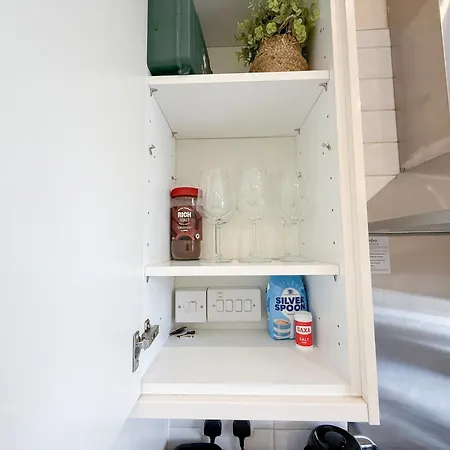 Apartment Cosy 2-bedroom Flat With Free Wi-fi In Shepherds Bush Near Westfield