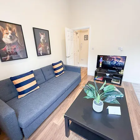 Cosy 2-bedroom Flat With Free Wi-fi In Shepherds Bush Near Westfield *