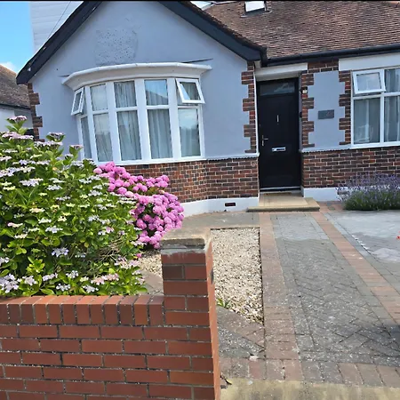 Guest house Double With Ensuite Bathroom