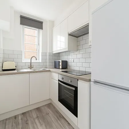 Spacious 2-bedroom In Crystal Palace Apartment London