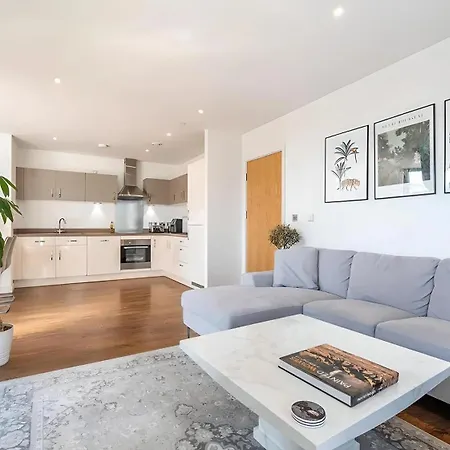 Apartment The Place- Greenwich 2-Bed Flat London
