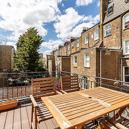 Stylish West Kensington Flat With Character