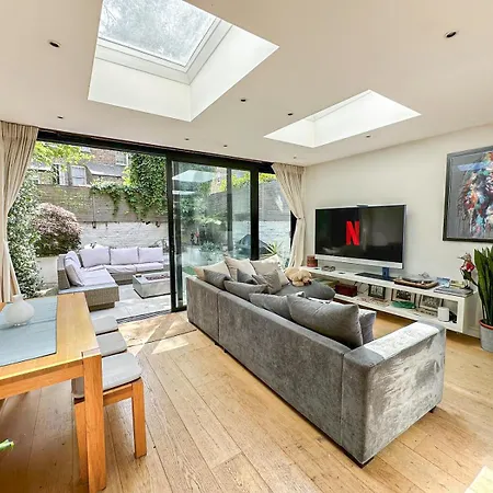 Apartamento 2-bedroom Flat With Private Patio & Firepit In Shepherds Bush Near Hammersmith Londres
