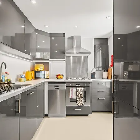 Chic 2 Bed Duplex In West By 53 Degrees Property, Great Location! Apartamento *