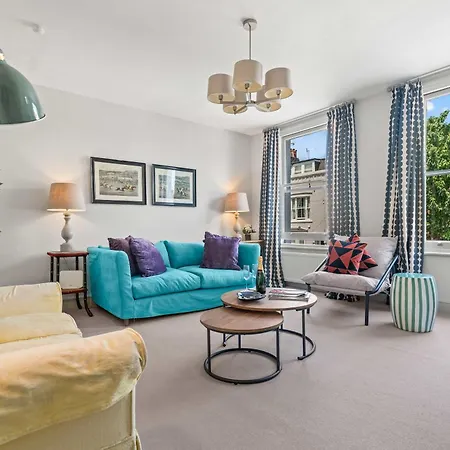 Chic 2 Bed Duplex In West By 53 Degrees Property, Great Location! *