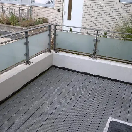 Spacious 3 Bed In Stratford, With Free Parking & Wi-fi