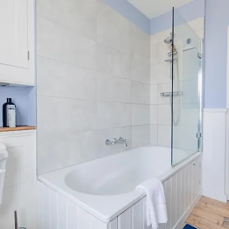 Apartment Charming 2bd Flat With Roof Terrace North London