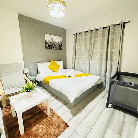 Flat In Aldgate East, * London