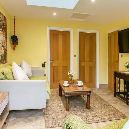公寓 Restful Break 2 Bedroom Woods 2 Acre Garden Gated Free Parking