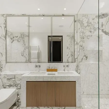 Modern Spacious Place * London