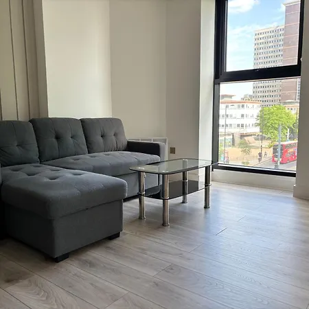 Alhambra House, Modern 2 Bed Flat - F2 *