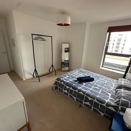 Apartamento Wembley Stadium 2 Bedroom - 1 Minute Walk