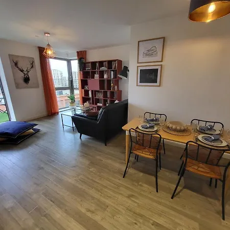 Wembley Stadium 2 Bedroom - 1 Minute Walk *