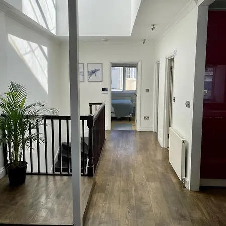 Apartment Skyhigh In Paddington London