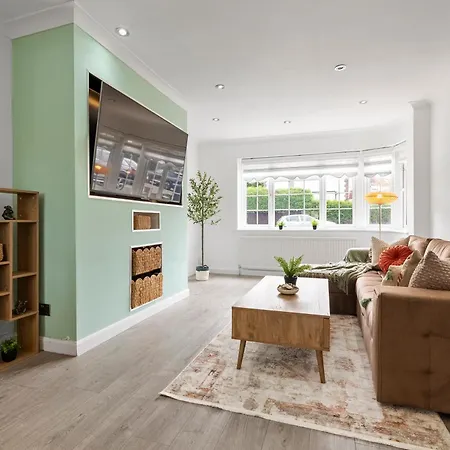 Spacious 5 Bedroom With Game Сasa de vacaciones *