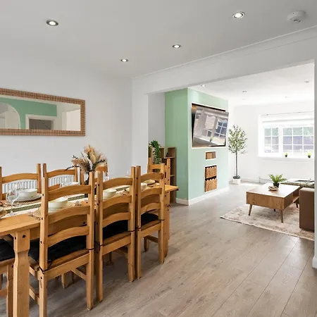 Сasa de vacaciones Spacious 5 Bedroom With Game *