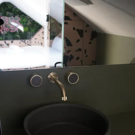 Brick Lane Base Apartment *