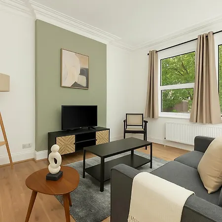 Appartement 2 Bed Flat In Acton Town Londen