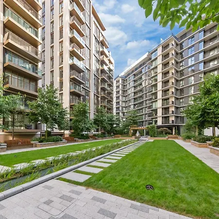 Luxury Sky Scraper Building Modern 2 Bedroom Next To Westfield Shopping Mall London! Apartment *