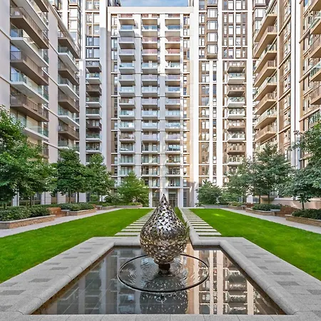 Luxury Sky Scraper Building Modern 2 Bedroom Next To Westfield Shopping Mall London!