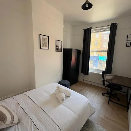 Comfortable Double In The Heart Of Camden, Great Location Pensión